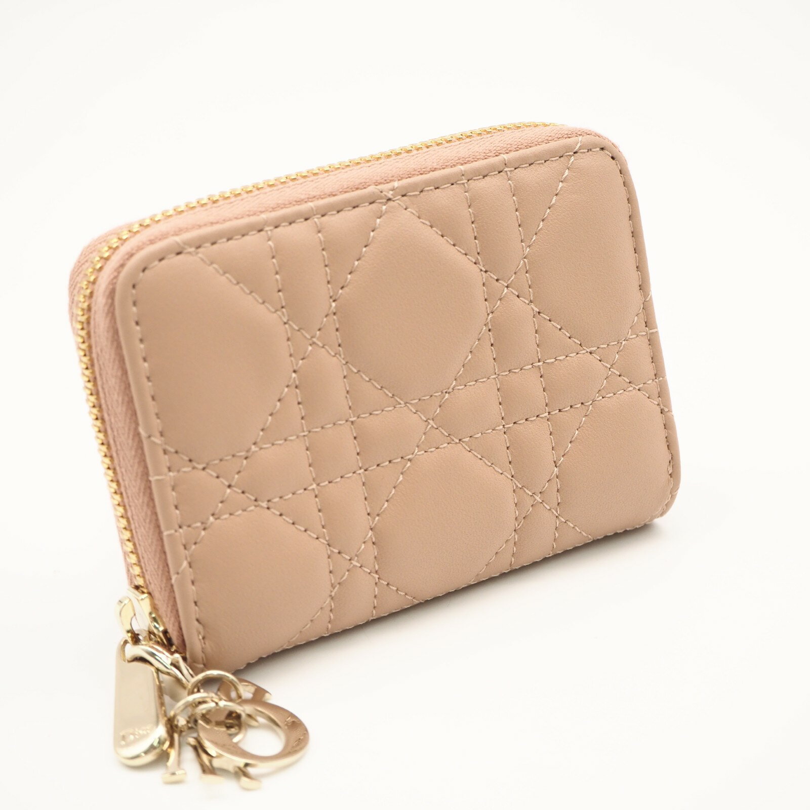 CHRISTIAN DIOR - ★3日以内返品可★ 極美品 Christian Dior クリスチャンディオール カナージュ ラムスキン Lady Dior Scarlet ウォレット S6035ONMJ コインケース ピンクベージュ ラムスキン レディース【中古】