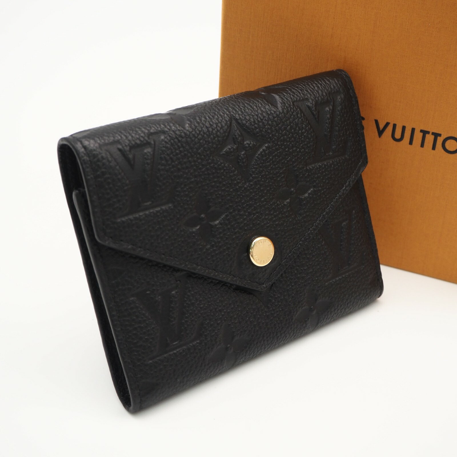 Rakuten - ★3日以内返品可★ 極美品 LOUIS VUITTON ルイ・ヴィトン モノグラム アンプラント ポルトフォイユヴィクトリーヌ ノワール M64060 三つ折り財布 ブラック カーフレザー レディース【中古】
