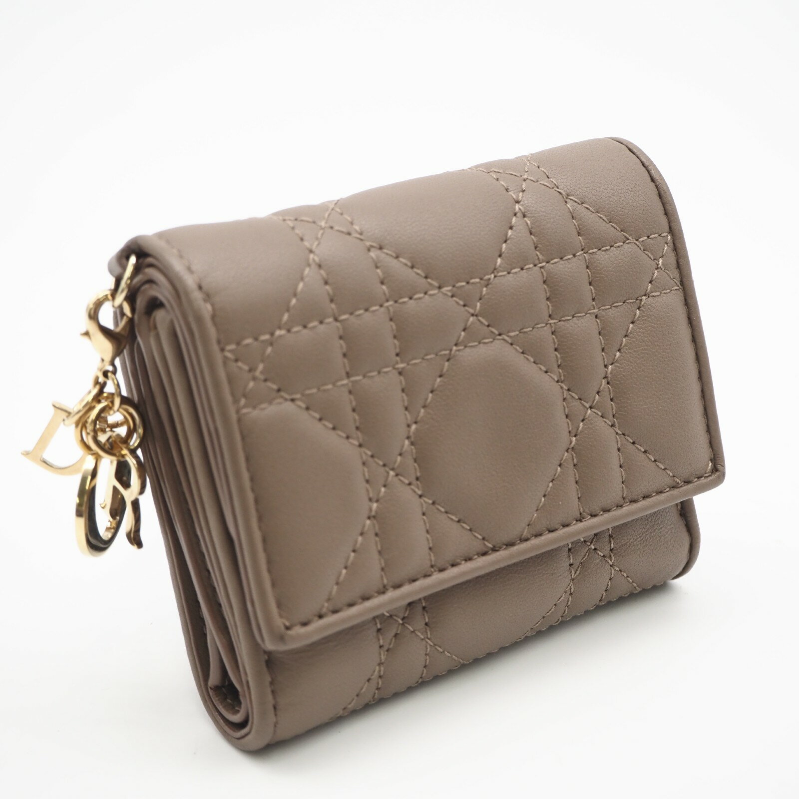 Rakuten - ★3日以内返品可★ 美品 Christian Dior クリスチャンディオール カナージュ ラムスキン Lady Dior Lotus ウォレット S0181ONMJ 三つ折り財布 ベージュ ラムスキン レディース【中古】