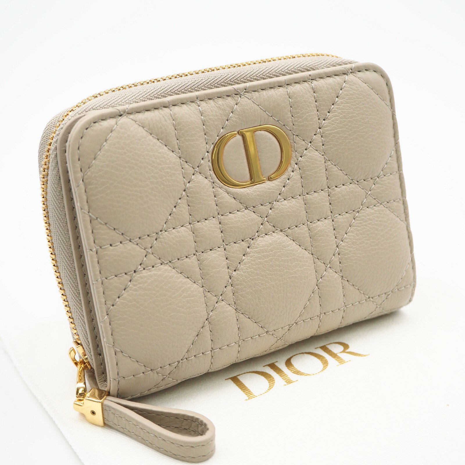 Rakuten - ★3日以内返品可★ 極美品 Christian Dior クリスチャンディオール Dior Caro Scarlet ウォレット Dior Caro Scarlet ウォレット S5032UWHC_M51U 二つ折り財布 ベージュ カーフレザー レディース【中古】