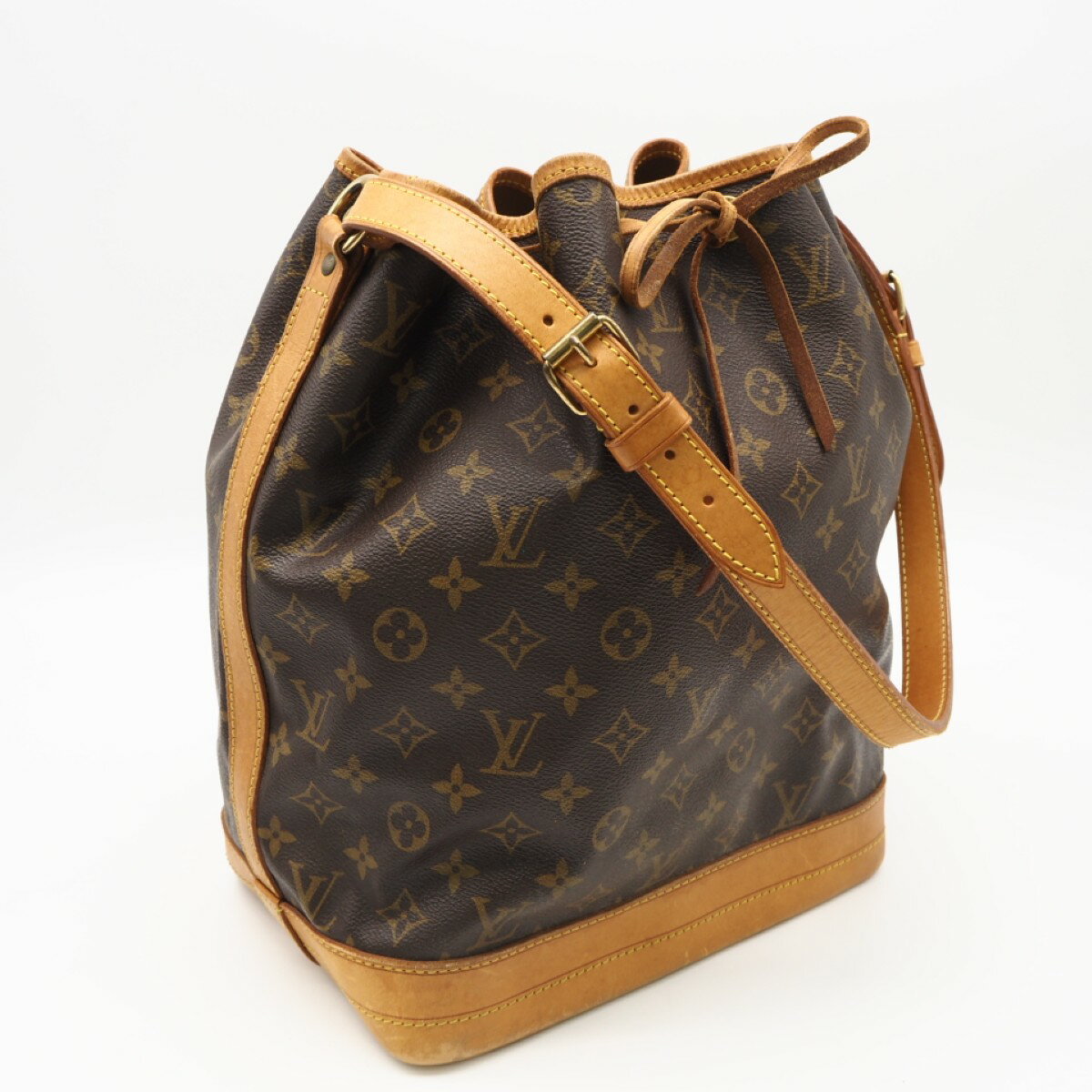 乐天商城 - ★3日以内返品可★ LOUIS VUITTON ルイ・ヴィトン モノグラム ノエ M42224 ショルダーバッグ ブラウン コーティングキャンバス レザー レディース【中古】