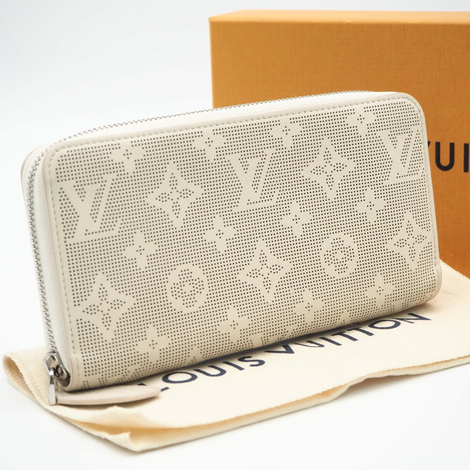 レディース Louis Vuitton 長財布 アイボリー ベージュ系 マヒナ ルイ 
