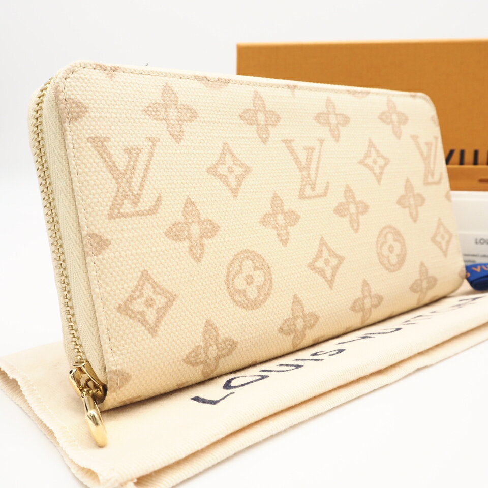 ■ブランド名 LOUIS VUITTON ルイ・ヴィトン ■ライン モノグラム オリジン ■品名 ジッピーウォレット ■シリアル RFID(ICチップ)内蔵の商品のためシリアルナンバーの記載がありません。 ■型番 M27685 ■カラー系統 ベージュ ブラウン ■サイズ W約20cm x H約10cmx D約2.5cm ■重さ 253g ■素材 コーティングキャンバス ■付属品 箱・保存袋・冊子・リボン ■仕様 【内側】札入れ x 2 カードポケット x 12 オープンポケット x 4 小銭入れ x 1開閉式：ファスナー ■管理番号 CS0979 ■原産国 フランス ■評価 Sランク ■特記事項 保管スレヨレ ■コメント 未使用品ではございますが、長期保管品のため管理上、撮影上の僅かな傷、スレ、汚れが見受けられます。目立つ傷や気になるニオイなどはなく、非常に綺麗な状態です。ほか、気になる事は何でも聞いて下さい。 ※サイズ比較用の備品（ペットボトル・定規）は付属しませんブランドLOUIS VUITTON ルイ・ヴィトン ラインモノグラム オリジン 品名ジッピーウォレット シリアル RFID(ICチップ)内蔵の商品のためシリアルナンバーの記載がありません。 型番M27685 カラー系統 ベージュ ブラウン サイズ W約20cm x H約10cmx D約2.5cm 重さ 253g 素材 コーティングキャンバス 付属品 箱・保存袋・冊子・リボン 仕様 【内側】札入れ x 2 カードポケット x 12 オープンポケット x 4 小銭入れ x 1開閉式：ファスナー 管理番号CS0979 原産国フランス 評価Sランク 収納目安 保管スレヨレ 未使用品ではございますが、長期保管品のため管理上、撮影上の僅かな傷、スレ、汚れが見受けられます。目立つ傷や気になるニオイなどはなく、非常に綺麗な状態です。ほか、気になる事は何でも聞いて下さい。 店舗詳細 リユースショップ BICLOCK TEL：0120-897-391商品についてのお問い合わせ 気になる点はご注文前にお気軽にご質問ください。 許可 神奈川県公安委員会 第451480002239号 初期保証（返品） お届け後、3日以内であれば全額返金いたします（お客様都合も可）。※トレーディングカードは商品の性質上、お客様都合による返品・交換はお受けできません。万が一、商品ページに記載のない不具合がございましたら、商品到着後7日以内にご連絡ください。 ※返送費用はご負担いただく場合があります。 ※詳細はショッピングガイドをご覧ください。 注意事項 撮影環境やモニター設定により、実物と色味が異なる場合がございます。 気になる点はご注文前にお気軽にご質問ください。