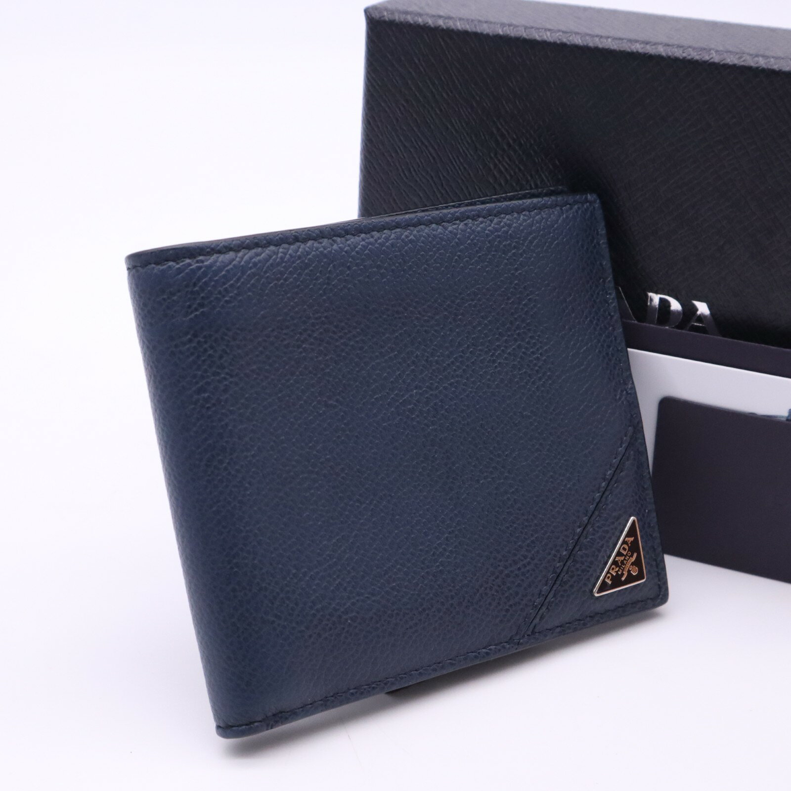 ★3日以内返品可★ PRADA プラダ ヴィッテロダイノ トライアングルロゴ 二つ折り財布 2MO513 二つ折り財布 ネイビー カーフレザー メンズ【中古】