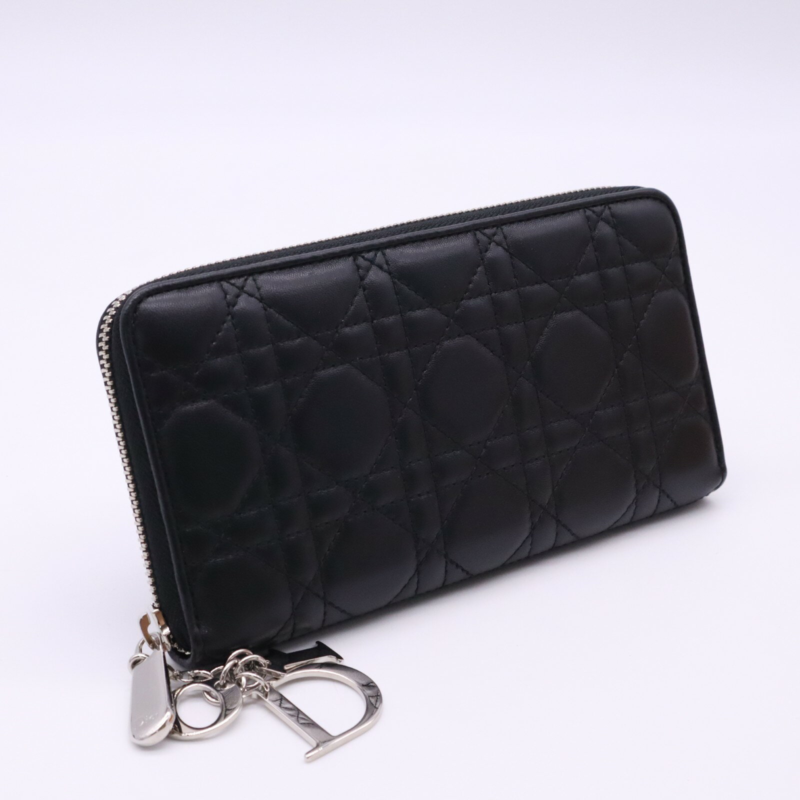 ★3日以内返品可★ 美品 Christian Dior クリスチャンディオール カナージュ ラムスキン Lady Dior Voyageur ウォレット S0007ONMJ 長財布 ブラック シルバー ラムスキン レディース【中古】