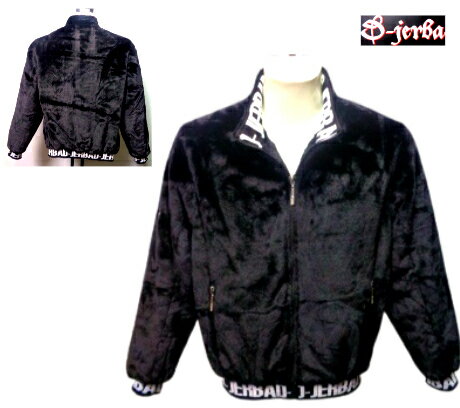 商品情報素材・材質ポリエステル100％(裏地ポリエステル)中国製サイズサイズ(L)・胸廻り(120cm)・胴廻り(118cm)・肩巾(53cm)・着丈(66cm)・裄丈(87cm) (LL)胸廻り(130cm)・胴廻り(128cm)・肩巾(55cm)・着丈(68cm)・裄丈(90cm) (3L)胸廻り(136cm)・胴廻り(134cm)・肩巾(57cm)・着丈(70cm)・裄丈(92cm)サイズ評定/やや大きめ- (B) （大きめ-A・やや大きめ-B・標準-C・やや小さめ-D・小さめ-E）5段階評価・あくまでも目安・店長の私見です。商品説明jerBa＜ジェルバ＞秋冬/2024~2025/合繊ベルボア ブルゾン・ボアジャケット/黒/3L~M サイズ/セレクトショップ/当店人気モデル　　紳士の個性派＆スポーツカジュアル　　サラサラで柔らかい毛足の長い合繊生地に全体に施された光沢感有る毛足の長いベルボア＆ブランドロゴデザインの個性的なブルゾンです。　裏地付で迫力あるボアに注目ですジェルバ メンズ 秋冬 2025 ベルボア ブルゾン 3L LL L M サイズ 黒 ボアジャケット 大きいサイズ 合繊ボア キングサイズ 紳士服 40代 50代 60代 ギフト 父の日 B-jerBa ジェルバ メンズ ボアブルゾン ベルボアジャケット ブラック 山男 裏地付 大きいサイズ キングサイズ ギフト 防寒 ボアジャケット シワになりにくい B-JERBA 紳士のOnly one/ブランドBIGサイズ専門店 ご来店頂き心より御礼申し上げます。当店は、令和元年6月にオープンしました。　実店舗は、1994年創業より同地区にて営業させて頂き、地域密着・固定客重視の姿勢で30年目を迎えることができました。BIG-ART楽天市場店においてもお客様第一主義の姿勢で商いさせて頂きますのでよろしくお願い申し上げます。　　店長　加藤 紳士の個性派＆スポーツカジュアル　　サラサラで柔らかい毛足の長い合繊生地に全体に施された光沢感有る毛足の長いベルボア＆ブランドロゴデザインの個性的なブルゾンです。　裏地付で迫力あるボアに注目です。BIGサイズ・別注3Lも新掲載しました。 お取り寄せの際お時間頂く場合ございます。1