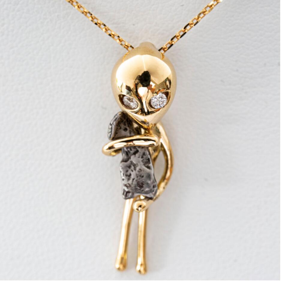 【当店大人気】宇宙に帰りたい 宇宙人ネックレス 18金 目にダイヤで宇宙人開眼 ネックレス 宇宙人 ペンダントトップ ダイヤモンド 宇宙 k18 ダイアモンド 面白い 18k ダイアモンドネックレス 金18 ファンタジー プレゼント 誕生日 贈り物 ギフト 記念日 ユニーク 送料無料