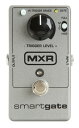 MXR M135 Smart Gate ハイゲインサウンドには必須のノイズゲート。オリジナルになったのはRockmanで知られるScholz Research and Developmentのノイズゲート。それをさらに改良し使い易いペダルにした。Trigerでゲートレベルを設定。ヒス、ミッドレンジ、フルのリダクションタイプが選べるスイッチを装備。 電源9V：乾電池006Pまたは9VACアダプター 純日本製 / MADE IN JAPAN ※在庫切れの際は、お取り寄せにお時間をいただく場合がございます。