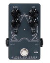 Darkglass Electronics Alpha Omicron “Beautifully Brutal” 唯一無二の汎用性、独特なデザイン、アグレッシブなサウンドを有したAlpha Omega は発売以降ベースプレーヤーの スタンダードとなりつつあります。Alpha Omega の高い需要を受け、そのサウンドをより小さな筐体でよりお求めや すい価格で提供するAlpha Omicron をリリースいたします。 最新の2 つのディストーションエンジン(Alpha/Omega) はAlpha Omega と同じものを搭載しリッチなトーンと独特な 質感を生み出します。 Control * Blend: クリーンシグナルとディストーションシグナルをミックスします。ディストーションサウンドのボリュームは Level ノブでコントロール出来ますが、クリーンシグナルのボリュームは常にユニティーゲインとなります。 * Level: ディストーションシグナルのボリュームをコントロールします。 * Drive: ディストーションシグナルの歪みの量をコントロールします。 * Mod: 2 つの独立したディストーション回路をブレンドまたは選択します。（Alpha は多くのデフィニションを含んだ タイトでパンチのあるサウンド、Omega はシンプルなアグレッシブサウンド） * Bite Switch: ハイミッド2.8kHz をブーストします。サウンドにプレゼンスとデフィニションを加えます。 * Growl Switch: シェルビングベースブーストです。ローエンドのサーチュレーションを増加させより太いトーンを生み 出します。 ※在庫切れの際は、お取り寄せにお時間をいただく場合がございます。