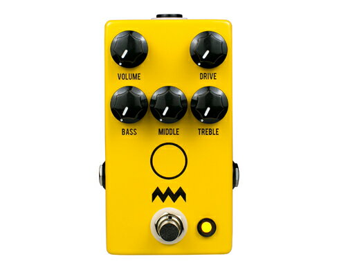 JHS Pedals / Charlie Brown V4 もし、あなたがオリジナルのマーシャルJTM45について聴いたことがあれば、そのサウンドがクラシックなロックンロールのそれだとご存知のことでしょう。実際クラシックのJTM45は、暖かみがあり豊かなそのトーンキャラクターによって、ストラトキャスターを歌わせたりやレスポールを叫ばせたりすることが出来ます。JHSのCharlie Brownは、いかなる良いアンプの音色をも、その時代の息吹をもった、生き生きとしたレプリカサウンドに変えてしまうのです。Charlie Brown V4は、人気のあるV3をベースに、その心臓部や魂はそのままに、より柔軟性と選択肢が加えられています。コントロールを見て行きましょう。 ペダルを見ると、VOLUME、DRIVE、BASS、MIDSそしてTREBLEというコントロールが配置されています。VOLUMEコントロールはアンプのマスターボリュームのように機能します。単純に時計回りに回せば音量は上がり、反時計回りに回すと音量は下がります。DRIVEコントロールは、シグナルパス内の歪み/オーバードライブの量をコントロールします。時計回り一杯に回すと得られる限りのディストーションが掛かり、反時計回り一杯に回すと最もクリーンな設定となります。GAINが50%以下だときめの粗いローゲインのオーバードライブとなり、ヘンドリックスが好んだサウンドとなります。GAIN (DRIVE)を上半分の設定にすると新しい世界が広がり、そのナチュラルなクランチサウンドは我々のオーバードライブペダルのラインナップの中でも傑出したものとなります。時計回り一杯に回し切ると、ハイゲイン・オーバードライブの楽園が広がります。 V4で新しくなった点は、BASS、MIDS、TREBLEコントロールが追加されたことです。ビンテージのマーシャルアンプを忠実に再現するためには、完全なマーシャルスタイルのトーンスタックを組み込む時だと我々が判断したのです。これらの3つのコントロール全ては、帯域のカットとブーストを行い、12時位置では相対的にフラットになります。右側面の1/4″ジャックはインプット、左側面にはアウトプットジャックが装備されています。もし、あなたが本物のフィーリングやサウンド、テイストそして匂いを持ったクラシックロックのオーバードライブを探しているのなら・・・ これ以上探す必要はありません。 電源は一般的な9V DC/100mAセンターマイナスアダプターでご使用いただけます。 サイズ：56.0mm x 109.2mm x 38.1mm VERSIONの歴史について： V1 = 大き目の筐体です。Charlieのアイコンがありません。 V2 = 筐体が現行のサイズと外観に変更されています。 V3 = V2とは若干異なるDRIVEコントロールとゲイン構造を持っています。 V4 = 筐体の色が黄色に変更され、3バンドのTONEコントロールが追加されましたので合計5つのコントロールとなりました。 ※在庫切れの際は、お取り寄せにお時間をいただく場合がございます。