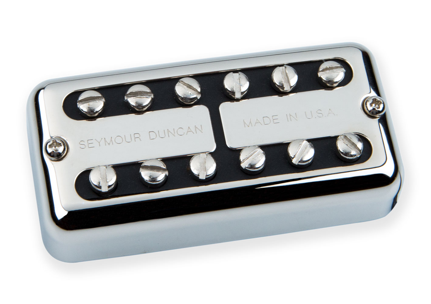 Seymour Duncan PSYCLONE HOT Filter'Tronが搭載されたギターにもう少しパワーが必要な場合、PSYCLONE HOTをお勧めします。Filter'Tronピックアップ特有のサウンドを引き出しつつ、より出力が出るようにカスタムされています。パンチのあるミドルレンジ、タイトなローエンド、スムースなトレブルを組み合わせたトーンは、ロック、ニューウェーブ、パンク、そしてサイコビリーに最適です。 ダンカン・カスタムショップにて製作されていたモデルですが、レギュラーラインナップに加わりヴィンテージギターのリペアや、カスタムギターの製作の際も手軽に入手できるようになりました。 Filter'Tronスタイルのダイレクトマウント、またはピックアップリングの取り付けに適したパーツが付属しています。 Position: Neck / Bridge DCR: 4.56k、BRIDGE: 5.32k Magnet: Alnico 5 Cable: 1C SHIELDED Color: Nickel / Gold ※こちらの商品は受注生産となりますため、納期として4ヶ月ほどいただきます。