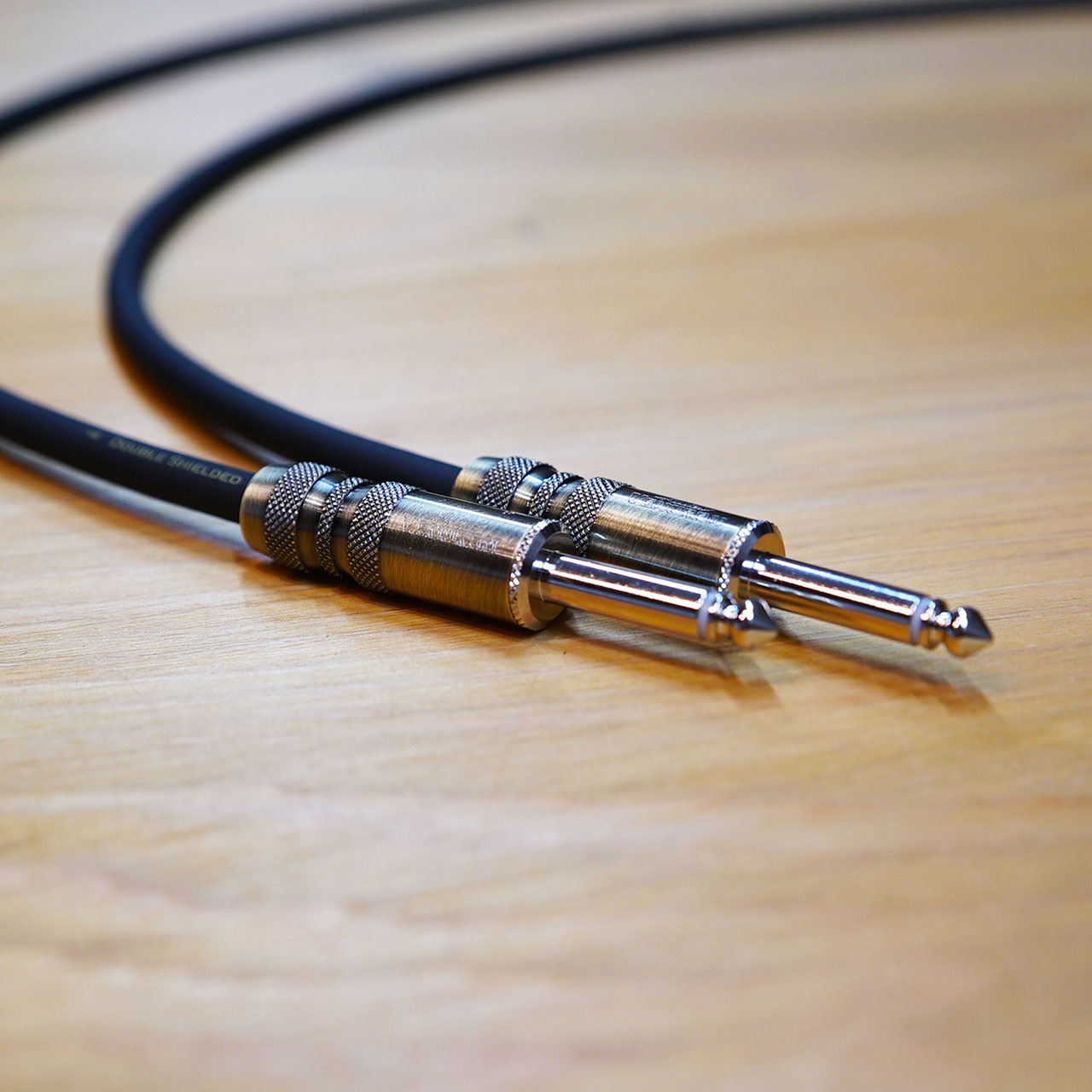 Allies Custom Cables and Plugs (アリーズ・カスタム・ケーブル・アンド・プラグ) BBB-VM-LST / LST-15F [15フィート（約4.5m)][Vemuramカラーロングキャップ・SS][オールブラス][お取り寄せ]