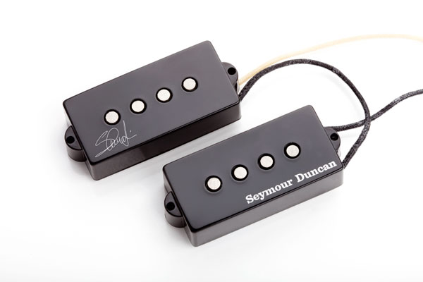 Seymour Duncan SPB-3"Quarter-Pound 数え切れないほどの観衆とその鼓膜を魅了してきたスティーブハリス。彼の放つビーストトーンを持つシグネチュアピックアップの登場です。アルニコ5ロッドマグネットと独自のヴィンテージ・ホットコイルで構成されるこのピックアップは、ミッドレンジをプッシュした力強いサウンドとタイトなベース、そしてトレブルのレスポンスを兼ね備えています。SPB-4は直流抵抗値を約13kとSPB-1よりも若干出力を高めに設定し、同等の抵抗値を持つ他のピックアップに比べ、よりダイナミックで彼のユニークなツーフィンガー・プレイスタイルに敏感に反応するように作られています。Magnet： ALNICO-5 Rods ※ピックアップカバー（Black）が付属しています。 ※在庫切れの際は、お取り寄せにお時間をいただく場合がございます。