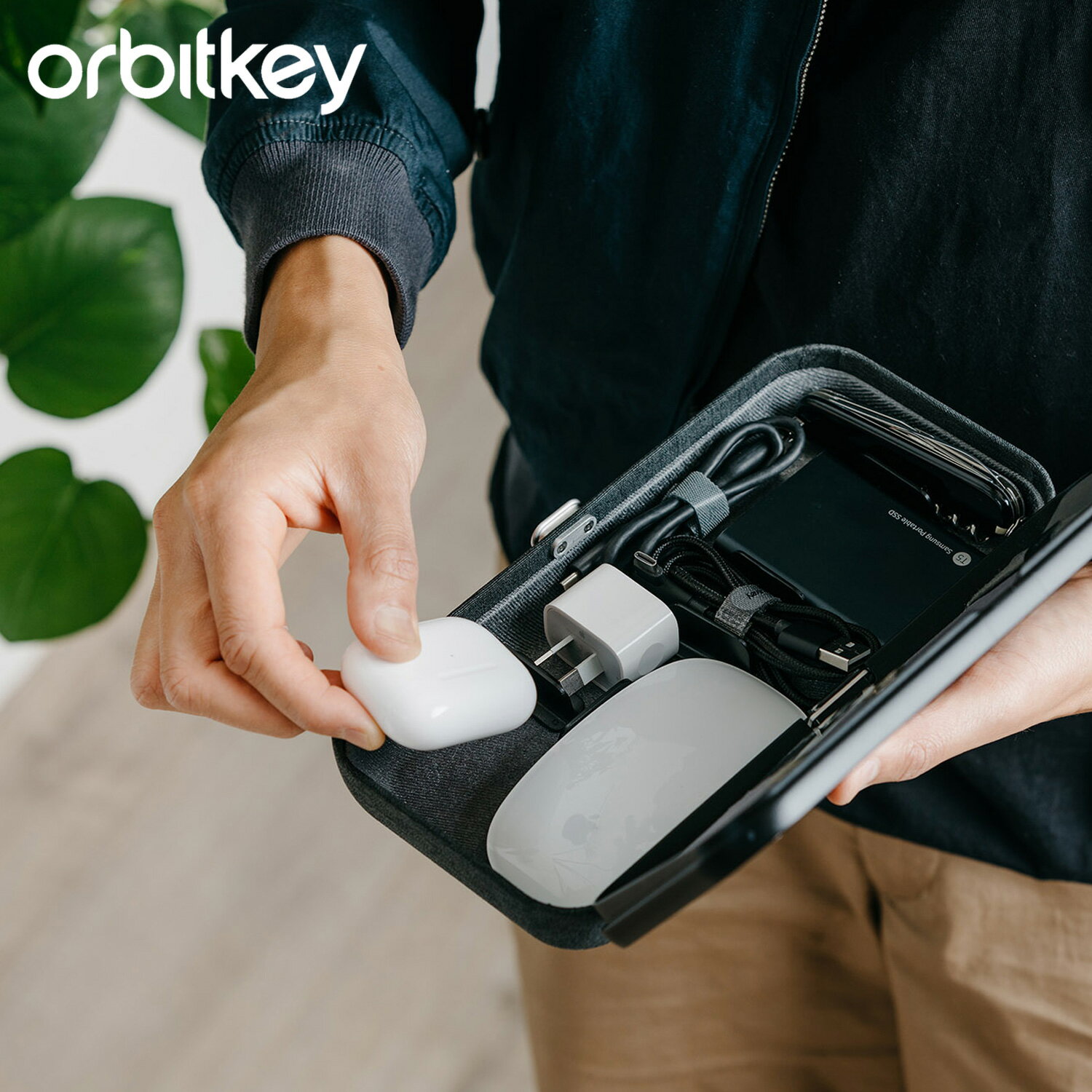 Orbitkey Nest オービットキー ワイヤレス充電 収納ケース 小物入れ QI iPhone アンドロイド 携帯 スマホケース スマホショルダー 置くだけ充電 ワイヤレスチャージャー ブラック グレー 黒 NEST-1-BKBK