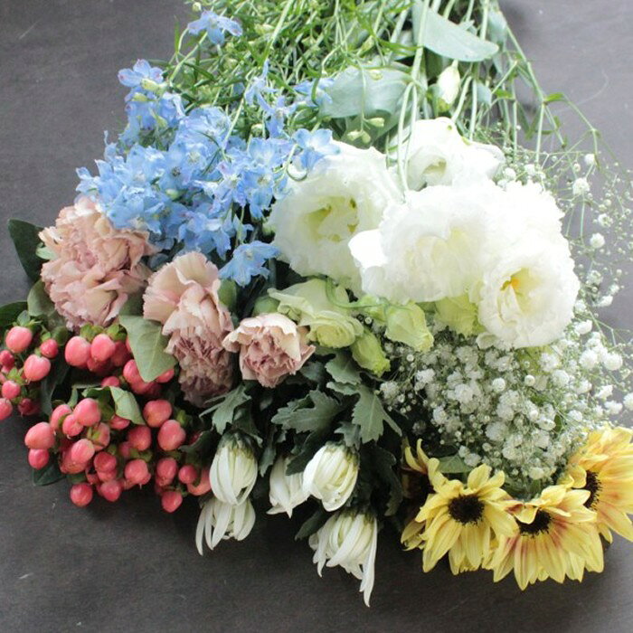 【送料無料・日時指定可】お花の福袋M お悔やみ お供え 40本以上 季節の切り花おま...