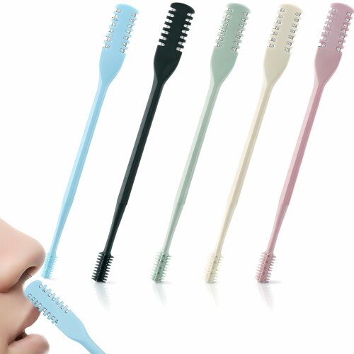 鼻毛カッター 手動 5本セット 鼻掃除 はなげカッター 360度回転 耳毛 眉毛 痛くない 安全 セーフティ 水洗い携帯ケース付き 男女兼用 エチケットセット 【2in1多機能・双頭設計】 片側は精密な不??刃を内蔵したマイクロカミソリ、もう片側は柔らかいシリコンブラシを採用。鼻毛のトリミングと鼻腔内のクリーニングがこれ一本で完結する、次世代のエチケットツールです 【360度回転・痛みなしで安全】 独自の回転マッサージ設計により、鼻腔に入れて軽く回すだけで全方位の鼻毛をキャッチ,刃が直接肌に触れにくいガード構造なので、電動カッターのような「引っ張り感」や「痛み」がなく、初心者でも安心してご使用いただけます 【電池不要・いつでもどこでも】 手動式なので充電や電池交換の手間が一切ありません,動作音もゼロで、外出先や静かな場所でもサッと身だしなみを整えられます,付属の専用ケースに入れれば、出張や旅行の際も清潔に持ち運び可能です 【丸洗い・衛生面も万全】 本体は高品質な素材を使用しており、使用後はそのまま水洗いが可能。常に清潔な状態を保てるため、デリケートな鼻腔内でも衛生的にお使いいただけます 【5色セット・家族でシェア】 カラフルな5色セット(ブラック、ブルー、クリーム、ピンク、グリーン)をお届け,家族での使い分けや、自宅用・車内用・オフィス用などの置き分けにも最適です スマートに整える新習慣,「電動カッターの音が苦手」「抜くのは痛くて涙が出る」そんな悩みを持つ方へ,360度回転式の新発想鼻毛カッターが登場 2-in-1 ハイブリッド構造: 【トリマー側】精密なガード付き刃が、伸びた鼻毛を優しくカット 【ブラシ側】柔らかいシリコン突起が、カット後の残毛や汚れを絡め取ります 誰でも簡単,3ステップ使用ガイド 1. 挿入:カッター側を鼻腔に優しく入れます 2. 回転:軸を指でくるくると360度回転させます,これだけでムラなくカット 3. 仕上げ:反対側のブラシで鼻腔内を軽く掃除し、使用後は水で丸洗いして完了です よくあるご質問 (Q&A) Q:刃で鼻の中を切る心配はありませんか A:はい、刃が直接肌に触れないガード設計を採用しているため、非常に安全です Q:お手入れ方法は A:完全防水仕様ですので、使用後は水道水で洗い流し、乾燥させるだけでOKです 商品仕様: ■内容量:5本(各色1本)+ 専用収納ケース ■素材:ステンレス、ABS樹脂、シリコン ※本製品は衛生用品のため、使用前後の洗浄をおすすめします 商品コード34082057398商品名鼻毛カッター 手動 5本セット 鼻掃除 はなげカッター 360度回転 耳毛 眉毛 痛くない 安全 セーフティ 水洗い携帯ケース付き 男女兼用 エチケットセット型番243537サイズ約9.3cmカラーカラー※他モールでも併売しているため、タイミングによって在庫切れの可能性がございます。その際は、別途ご連絡させていただきます。※他モールでも併売しているため、タイミングによって在庫切れの可能性がございます。その際は、別途ご連絡させていただきます。