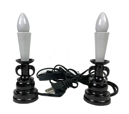 LED電気ローソク 小 LED電球を標準装備 (1対立) LED電気ローソク　1対式　小　手元スイッチ付 LED電球は専用の為、既存の代用と違い明かりの位置バランスが解消。 台座およびローソクはPC製 寸法　総高さ16cm　台座底部直径5cm 電気コードの長さ:ローソク灯間は約60cm コンセント迄約190cm リモコン、電池式が主流ですがLED球を使用して経済的にそして耐久的に売れ筋へと変化した商品です。 リニューアルで手元スイッチが付き更に便利に為りました。 商品コード34081925689商品名LED電気ローソク 小 LED電球を標準装備 (1対立)サイズ1対立カラーブラック※他モールでも併売しているため、タイミングによって在庫切れの可能性がございます。その際は、別途ご連絡させていただきます。※他モールでも併売しているため、タイミングによって在庫切れの可能性がございます。その際は、別途ご連絡させていただきます。