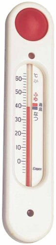 エンペックス気象計 温度計 元気っ子 浮型湯温計 アナログ 日本製 ホワイト TG-5101 17.6x3.6x2.3cm サイズ:(約)高さ17.5×幅3.6×奥行き2.0cm 本体重量:(約)50g 外枠材質:ポリスチレン樹脂 風防材質:プラスチック 生産国:日本 表示内容:温度 温度測定範囲:0[度]~60[度] 説明 ■シンプルな形をした温度計。お風呂に浮かべて使用します。 ■60[度]まで計測でき、快適な湯加減を管理できます。 ■付属の吸盤でバスタブの壁面に貼りつけても使用できます。 商品コード34043102765商品名エンペックス気象計 温度計 元気っ子 浮型湯温計 アナログ 日本製 ホワイト TG-5101 17.6x3.6x2.3cm型番TG-5101サイズ17.6X3.6X2.3cmカラーホワイト※他モールでも併売しているため、タイミングによって在庫切れの可能性がございます。その際は、別途ご連絡させていただきます。※他モールでも併売しているため、タイミングによって在庫切れの可能性がございます。その際は、別途ご連絡させていただきます。