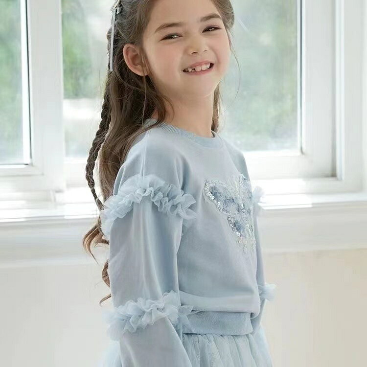 BigGirlsのトレーナー トップス キッズ 子供服 長袖 丸首 女の子 プリント 蝶柄 春秋 子供スウェット ジュニア キッズトレーナー キッズ服 ゆったり 可愛い カジュアル お出かけコーデ KUFC064(100-160)｜アングル3