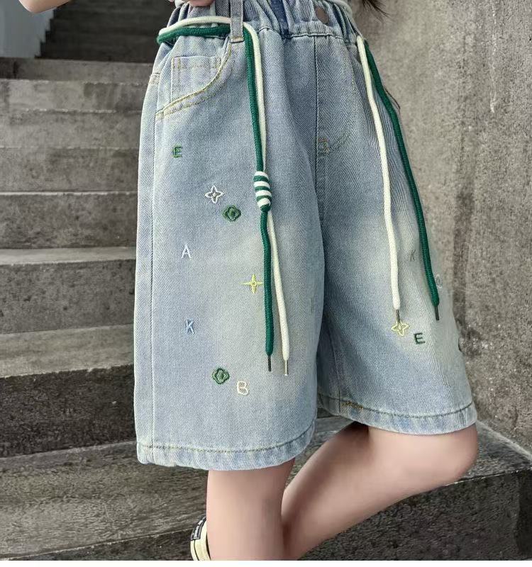 Rakuten - デニムパンツ ハーフパンツ 夏 子供服 女の子 薄手 六分丈 デニムハーフパンツ カジュアル デニム ゆったり 夏 ウエストゴム おしゃれ ダンス衣装 アウトドア 夏服 ズボン ショーツ アメカジ ジュニア 可愛い 刺繍デニムパンツ デニムズボンおしゃれ KTGA083(120-170)