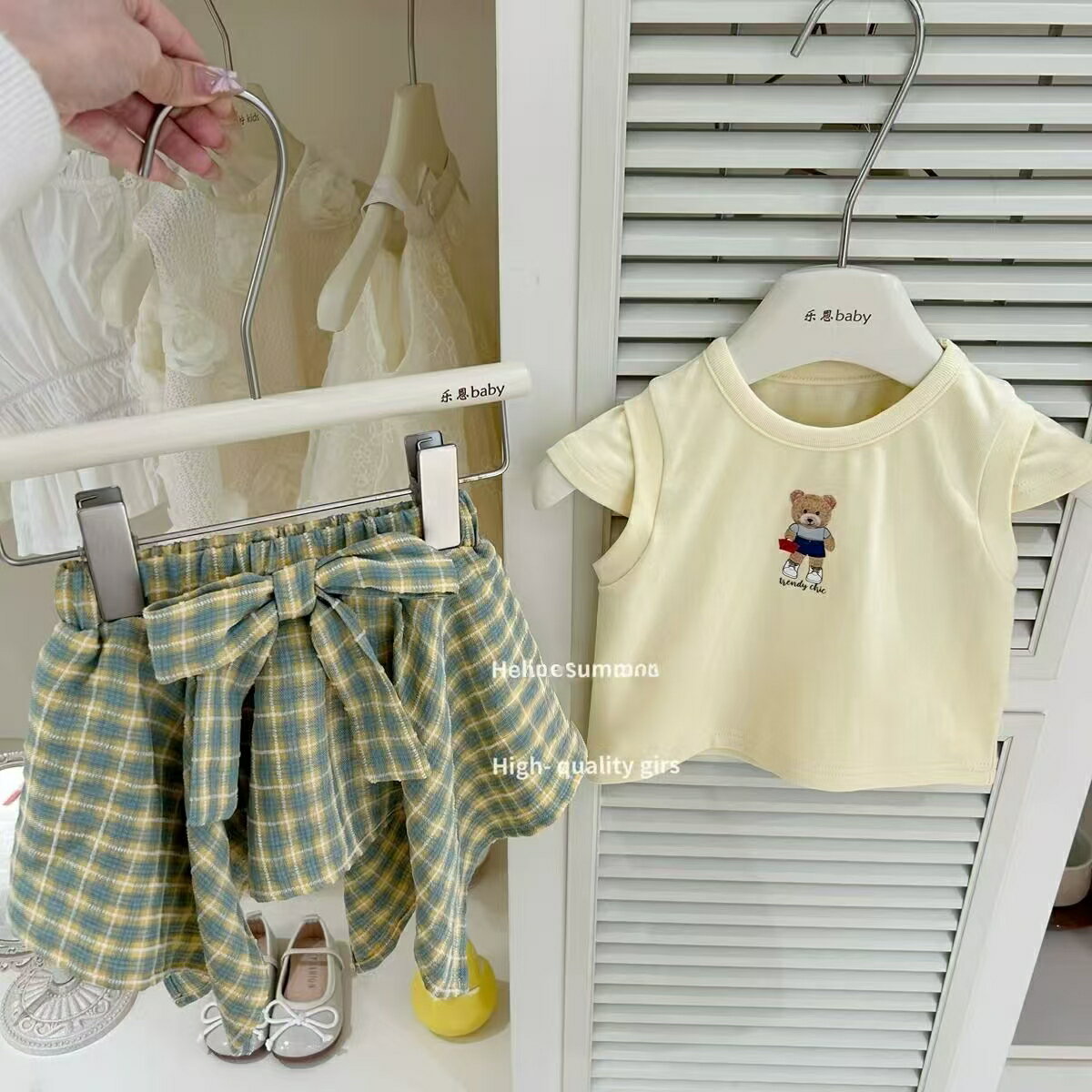 Rakuten - キッズ 子供服 セットアップ 上下セット Tシャツ スカート 2点セット 夏 女の子 子供 tシャツ 半袖 トップス 可愛いtシャツ 夏スカート チェックスカート 夏服女の子 子供服90センチ おしゃれ 可愛い くま 女児 小学生 お出かけ キッズ女の子セットアップ KSGA049(90-140)
