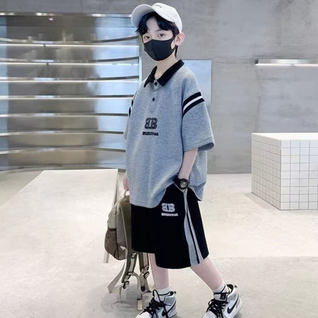 Rakuten - キッズ 子供服 セットアップ 上下セット Tシャツ パンツ 2点セット 夏 子供 男の子 tシャツ 半袖 POLOネック 薄手 ジュニア ハーフパンツ 半ズボン スポーツ おしゃれ服 子供ハーフパンツ キッズハーフパンツ ジュニア 小学生 お出かけ KSGA109(4色120-170)