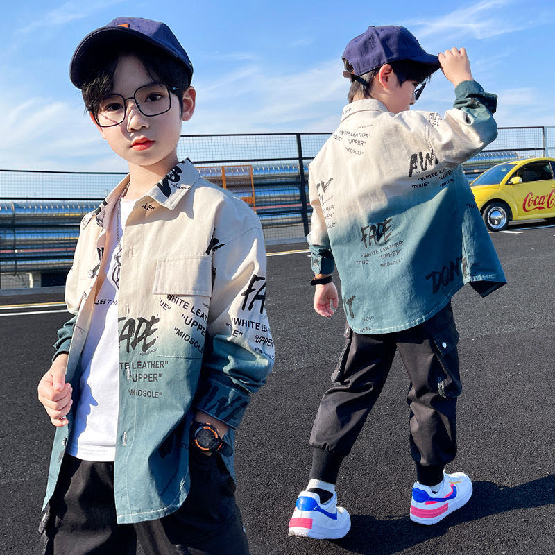 Rakuten - キッズ 子供服 シャツ トップス 長袖 男の子 春 秋 春服 秋服 英文字柄 子ども 子供 子ども服 羽織り 長袖シャツ 薄手 カジュアル お洒落 韓国ファッション ジュニア 幼稚園 小学校 小学生 中学生 通学用 120 130 140 150 160 170cm KCFB040(2色120-170)