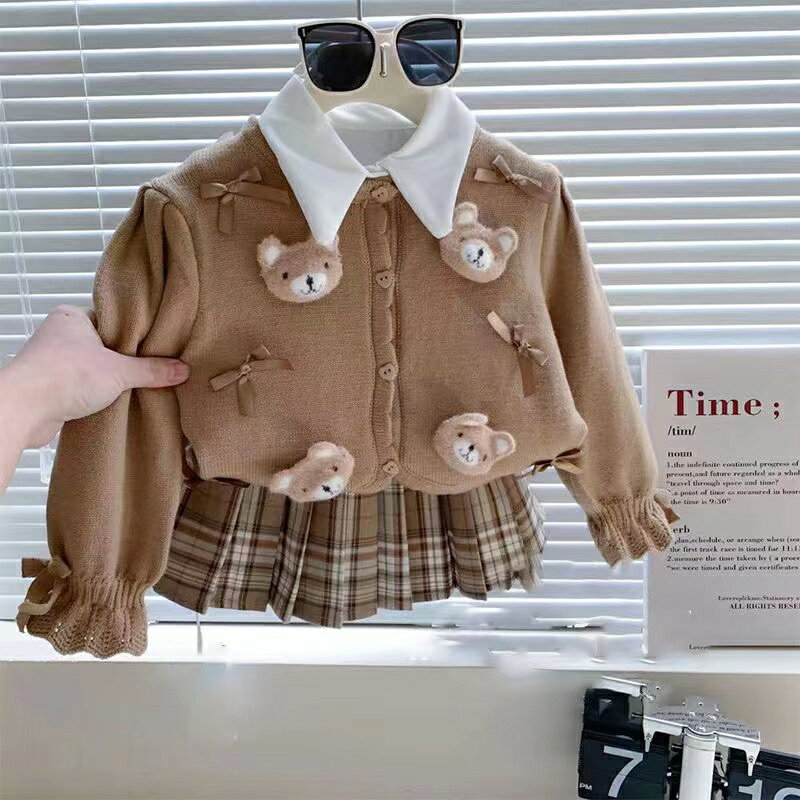 Rakuten - セーター キッズ カーディガン ベビー服 クマ柄 ニット 女の子 ブルー ニットカーディガン アウターウェア ベビー ジャケット キッズセーター オシャレ可愛い ベビージャケット キッズアウター カーディガンジャケット キッズニットカーディガン かわいい KCFC063(2色80-130)