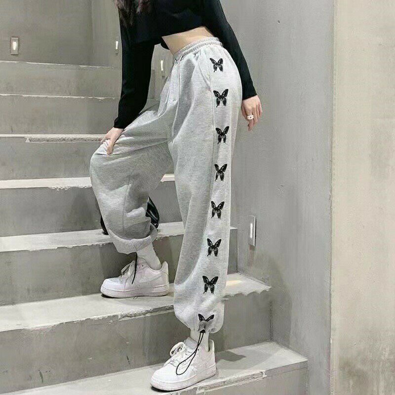 【クーポン利用で2,222円】レディース 春 スポーツパンツ ダンスレッスン着 ダンス練習着 レディース ジャージパンツ ラインパンツ ジャージ ライン入り 蝶々柄 カジュアル ゆったり 大きいサイズ スポーツジャージ 黒 ブラック グレー S M L XL 2XL 3XL 4XL 5XL LPDA203