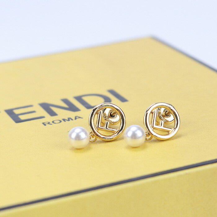 FENDI ピアス　正規品　本日値下げ フェンディ FENDI FENDI ピアス F IS FENDI エフ イズ