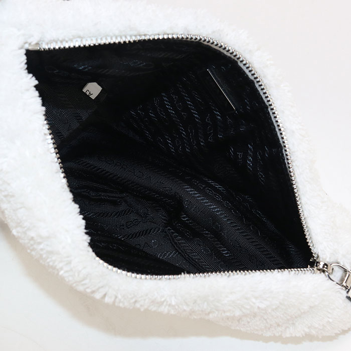 【中古良品】PRADA プラダ 斜め掛け ショルダーバッグ 1BH190 トライアングル レディース ホワイト