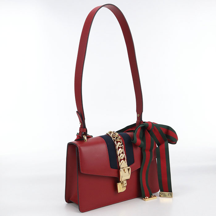 Rakuten - 【4日20時〜限定クーポン】【中古良品】GUCCI グッチ ショルダーバッグ 421882 シルヴィ レディース レッド