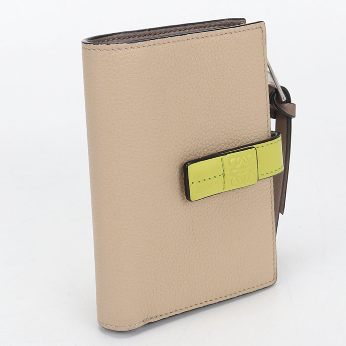 LOEWE - 【中古良品】LOEWE ロエベ 二つ折り財布 コンパクトウォレット レディース ベージュ