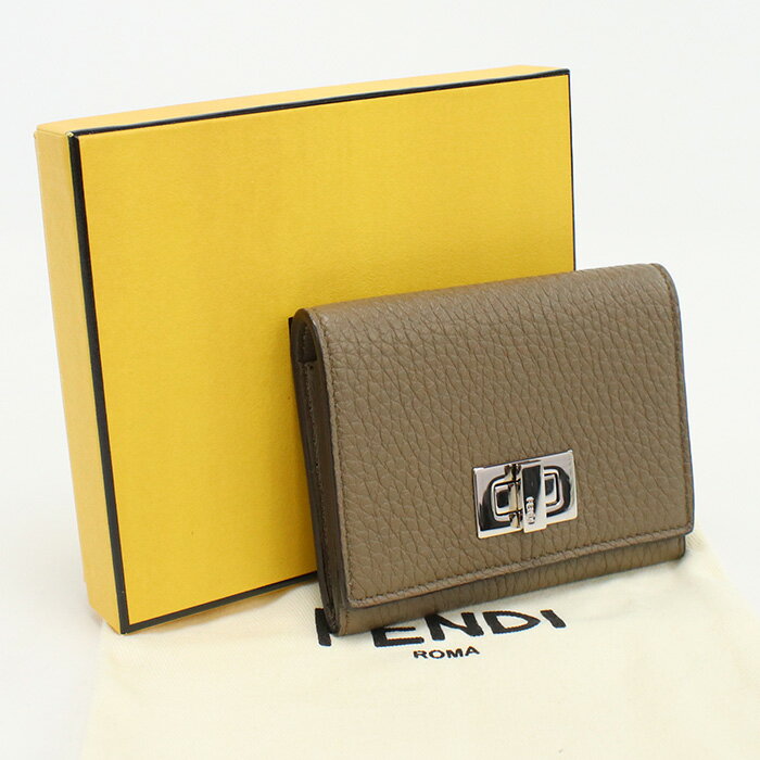 【中古良品】フェンディ(FENDI) ピー