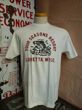 ★DUBBLEWORKS ダブルワークス★『FOUR SEASON'S RESORT LORETTA, WISC』プリントTシャツホワイト