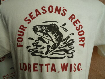 ★DUBBLEWORKS ダブルワークス★『FOUR SEASON'S RESORT LORETTA, WISC』プリントTシャツホワイト