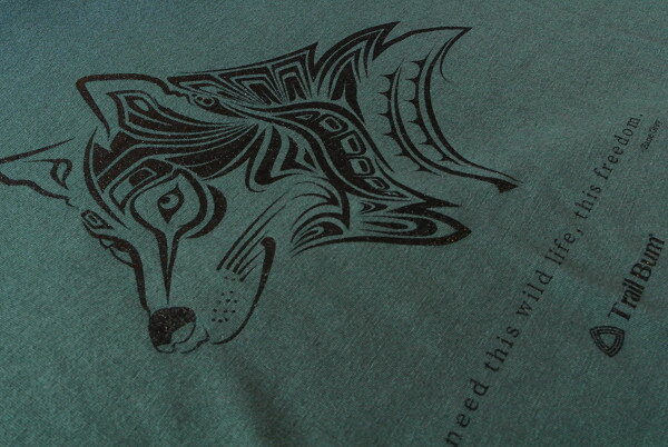 ★TRAIL BUM トレイルバム★ “NORTHWEST COAST” COOL MAX PRINT T-SHIRTSクールマックスプリントTシャツBLUE JADE / WOLF 2