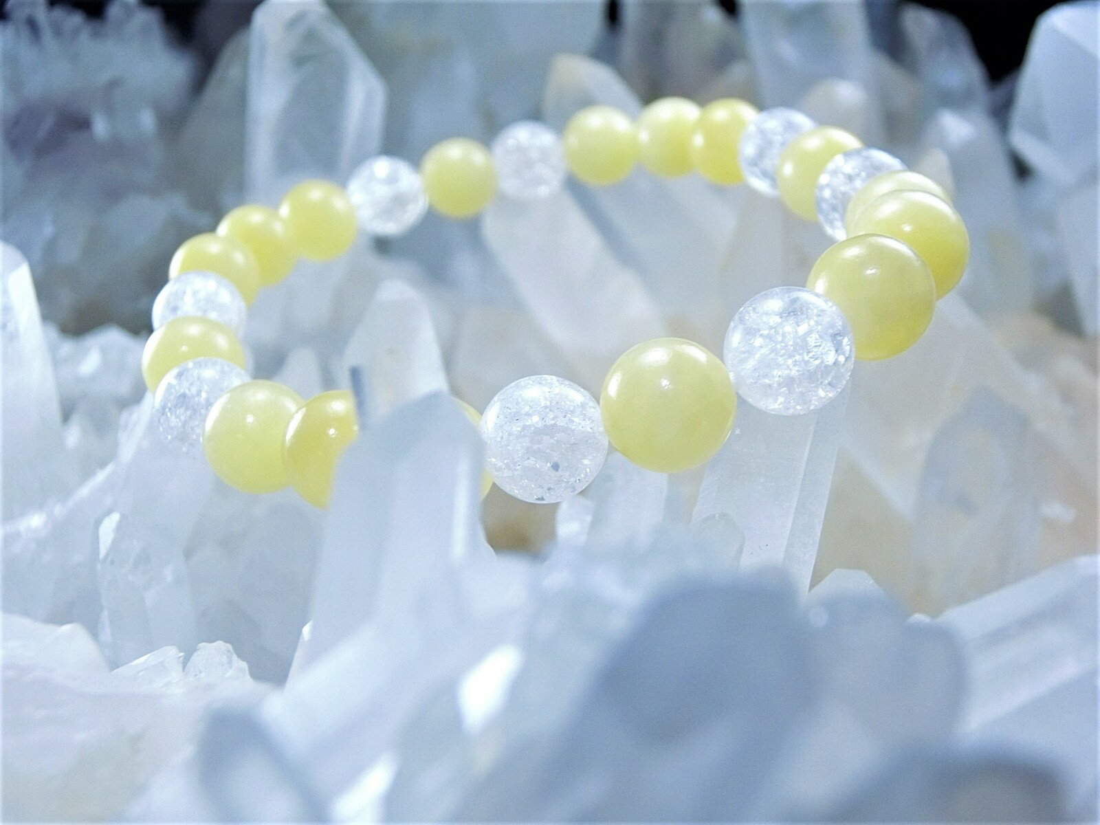 【 人々を惹きつける、人気運の守護石 】●アラゴナイト × クラック水晶 パワーストーン ブレスレット 天然石 8mm●あなたの人気獲得の、お守りに!●(今なら...