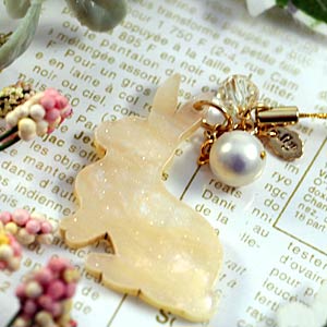 【在庫限り】 オリジナルジュエリーストラップラメ・アニマルストラップウサギ　イエローSP333-101【アウトレット】