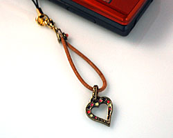 【在庫限り】 オリジナルジュエリーストラップエスニックハートコーラルピンク　SP245-107【アウトレット】