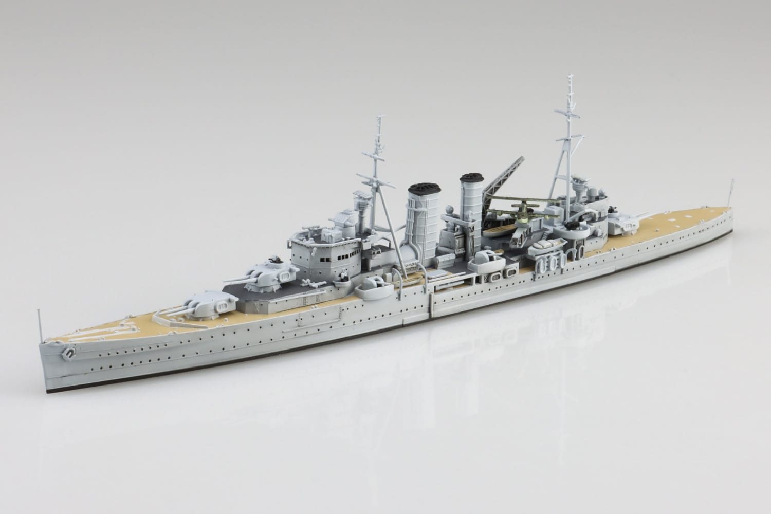 No.807 英国海軍 重巡洋艦 エクセタ－ アオシマ 1/700WL プラモデル