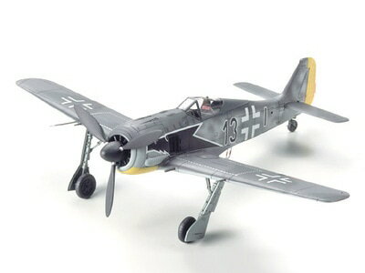 60766 1/72 フォッケウルフ Fw190 A-3 タミヤ 1/72ウォーバード プラモデル ※大変申し訳ございませんが現在、【北海道、沖縄は配送不可】となっております。 ※ 画像はイメージです。※未組み立て、塗装が必要なものです※写真はキットを組み立て・塗装したものです。 【ドイツ空軍を支えた傑作空冷戦闘機】メッサーシュミットBf109とともに第二次大戦中のドイツ空軍を代表する主力戦闘機、Fw190。中でも大戦中期に登場したA-3の精悍な姿をリアルに再現したプラスチックモデル組み立てキットです。空冷エンジンを備える特徴的な機首まわりや頑丈な降着装置、そしてコクピット内部も実感たっぷりに再現。少ない部品点数で組み立ても確実です。スライドマーク3種類付き。シリーズに揃ったライバルのイギリス空軍スピットファイアMk.Vbと並べてのコレクションも楽しめます。【スペック】完成時の全長122mm、全幅145.5mm 【パッケージのキズやつぶれについて】配送用段ボール箱やパッケージにキズやつぶれがある場合でも、メーカー保証対象外となります。パッケージ破損での返品交換は一切出来ませんのでご了解の上お買い求めください。外箱を気にされる方のご購入はご遠慮ください。 5