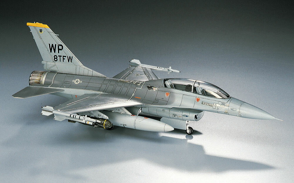 Rakuten - D14 1/72 F-16B PLUS ファイティング ファルコン ハセガワ D帯飛行機シリーズ プラモデル
