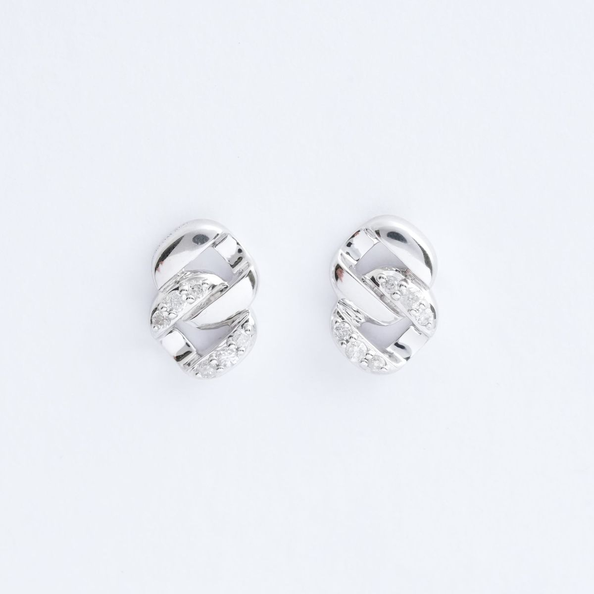 18K ホワイト ゴールド 0.10 カラット ダイヤモンド イヤリング