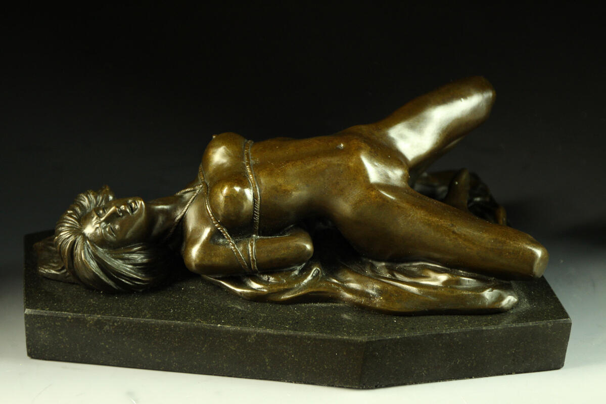 【送料無料】超人気ブロンズ像　緊縛の裸婦　J.Mavchi名作インテリア家具　置物　彫刻　銅像　彫像　美術品フィギュ…