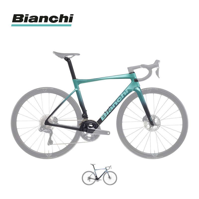 商品説明SPECIALISSIMA PROFRAME SET [XTB08]■FRAMESPECIALISSIMA PRO CARBON HM WITH BIANCHI CV SYSTEM, ONLY ELECTRONIC GROUPSETS, FULLY INTERNAL CABLE ROUTING, HEADSET ACROS ICR, DIRECT MOUNT BRAKES, BB-PRESSFIT 86,5X41■FORKSPECIALISSIMA PRO FULL CARBON HM WITH CV, AERO, INTEGRATED HEAD, DISC, 1.5” HEAD, 12X100MM THRU AXLE■COLORMV: CARBON-GRAPHITE IRIDESCENT / BLACKMW: CARBON-CK METALLIC / CK16■SIZE47 / 50 / 53 / 55 / 57■CODEXTB08■NOTEデザイン見本のため、一部パーツは異なります。コクピットは別売りです。スペックは予告なく変更になる場合がございます。スペックFRAMESpecialissima PRO carbon HM with Bianchi CV, only electronic groupsets, fully internal cable routing, headset Acros ICR, direct mount brakes, BB-PressFit 86,5x41FORKSpecialissima PRO full Carbon HM with CV, aero, integrated head, disc, 1.5” head, 12x100mm thru axleHEADSETAcros IS52 ICRSTEM(別売り)Reparto Corse integrated handlebar, material Carbon, for Acros ICR system drop 125mm, reach 80mm, Ext: 90/380 (47-50cm); 100/400 (53cm); 110/400 (55-57cm)HANDLEBAR(別売り)included in the stemSEATPOSTSpecialissima Full Carbon Aero special dimension seatpost, 20mm offset, length: 280mm-47cm, 300mm-50〜53cm, 350mm-55〜57cmジオメトリー自転車を安全・快適にご使用いただくために●自転車を安全で快適にご使用いただくために、お近くの自転車店にて定期的な点検をしてください。●ご使用中に自転車の不具合を感じた時は、直ちに使用を中止し自転車店にご相談ください。●不具合の早期発見、事故を未然に防ぐためにも、乗車前に点検と確認を行ってください。※画像はサンプルです。掲載情報はモデル発表当時のものです。※仕様・外観・価格は、改良のため予告なく変更される場合がございます。※商品はお取り寄せのため、メーカー代理店の在庫状況によりご用意できない場合がございます。※お取り寄せ商品のため、不良品以外の返品・交換はお断りいたします。以上、予めご了承いただきますようお願いいたします。