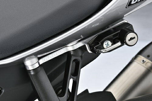 YZF-R1/M（15年） ヘルメットホルダー アルミステー/ブラック ヘルメットロック/メッキ AGRAS（アグラス）