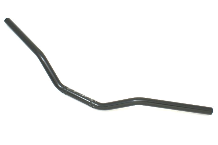 ■商品説明 EFFEX イージーフィットバー。車種専用設計。 ■適合車種 SUZUKI/スズキ GSR400 (06-13年) ■仕様 タイプ：Low カラー：ブラック ハンドル径：22.2φ(外径22.2mm/内径14mm) 幅：697mm 高さ：60mm 奥行(引き)：110mm 立ち角：66° 絞り角：23° 材質：アルミ 重量：540g 穴加工：スイッチ穴加工済み 加工(有/無)：無 移動量：7mmダウン/7mmフォワード ブレーキホース適合：〇 スロットルケーブル適合：〇 チョークケーブル適合：○ クラッチケーブル(ホース)適合：〇 ■注意事項 ※画像はイメージです。サイズ、カラー違いの商品を含みます。実際の商品とは異なる場合があります。 ※商品にバーエンドは含まれておりません。 ※ブレーキホース、ケーブル類は交換が不要です。 ※純正ハンドルバーエンドは使用できなくなります。EFFEXハンドルバーウエイト(内径φ14)をご利用下さい。 ※車種によっては、最小限のケーブル類取り廻し変更等が必要な場合があります。 ※別途ケーブル類の交換が必要な場合があります。 ※車種によっては、スイッチ穴が無い場合があります。 ※車種によっては、車検証記載の全幅と異なる場合がございます。 ●対応車種に記載している車種でも年式、型式によっては一部取り付けができない場合があります。 ●商品の詳細な情報につきましては、ご注文前に必ずメーカーのホームページなどでお確かめください。 ●画像はイメージ画像です。サイズやデザインを必ずご確認の上、ご注文下さい。 ●お使いのPCや携帯電話などの環境により画像の商品と若干の色目が異なる事があります。 ●人気商品につき在庫を切らす事があります。 ●一部の商品はメーカー取り寄せとなり廃盤、または欠品中の場合があります。 ●お急ぎの方は必ず、在庫の確認をお願いします。エフェックス EBL522K イージーフィットバー Low ブラック 22.2φ GSR400 ハンドル EFFEX