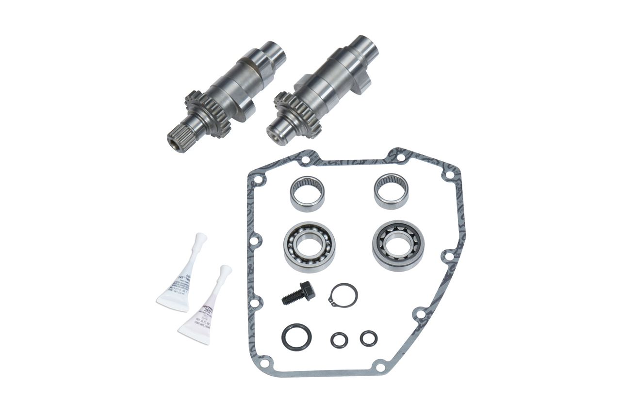 ■商品説明 チェーンドライブカムキット 509C ガスケット/ベアリング付属 ■適合車種 HarleyDavidson/ハーレーダビッドソン ダイナファミリー (99-05年) ソフテイルファミリー (99-06年) ツーリングファミリー (99-06年) ■注意事項 ※画像はイメージです。サイズ、カラー違いの商品を含みます。製品のデザインや仕様は予告なく変更することがあります。ご了承ください。 ※ダイナ(06年)への装着不可。 ●対応車種に記載している車種でも年式、型式によっては一部取り付けができない場合があります。 ●商品の詳細な情報につきましては、ご注文前に必ずメーカーのホームページなどでお確かめください。 ●画像はイメージ画像です。サイズやデザインを必ずご確認の上、ご注文下さい。 ●お使いのPCや携帯電話などの環境により画像の商品と若干の色目が異なる事があります。 ●人気商品につき在庫を切らす事があります。 ●一部の商品はメーカー取り寄せとなり廃盤、または欠品中の場合があります。 ●お急ぎの方は必ず、在庫の確認をお願いします。S&Sサイクル 330-0016 チェーンドライブカムキット 509C ビッグツイン(99-06年) ダイナ ソフテイル ツーリング エンジン パーツ プロト