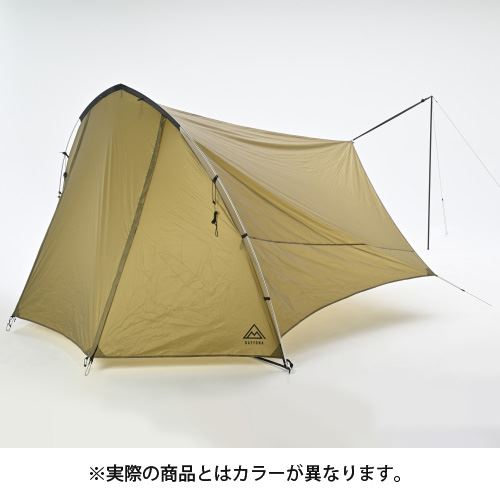 ■商品説明 要望の多かった、マエヒロドームに適合するサイズのシェルター。更に広い前室空間が生まれます。 ■仕様 適合テント：マエヒロドーム / マエヒロドームPLUS / マエヒロドームDUO / OGAWAステイシーST-2（デイトナコラボ品は廃番） 高さ95?150cm、幅230cmまでのテントに適合。 サイズ：本体 - 330×280×170（cm） 収納時 - 48×Φ15（cm） 重量：約1.6kg 材質：本体 - 20Dリップストップナイロン/シリコン、PU（耐水圧3000mm） 　　　　ポール - A7001 付属品：ポール用ガイライン（2本）付属。 ■その他注意事項 ※設営には別売のポール165が必要です。 ■注意事項 ※画像はイメージです。サイズ、カラー違いの商品を含みます。 ※製品のデザインや仕様は予告なく変更することがあります。ご了承ください。 ●商品の詳細な情報につきましては、ご注文前に必ずメーカーのホームページなどでお確かめください。 ●お使いのPCや携帯電話などの環境により画像の商品と若干の色目が異なる事があります。 ●人気商品につき在庫を切らす事があります。 ●一部の商品はメーカー取り寄せとなり廃盤、または欠品中の場合があります。 ●お急ぎの方は必ず、在庫の確認をお願いします。デイトナ 61340 マエヒロシェルターMID コヨーテ サファリ ツーリングテント テント関連用品 シェルター